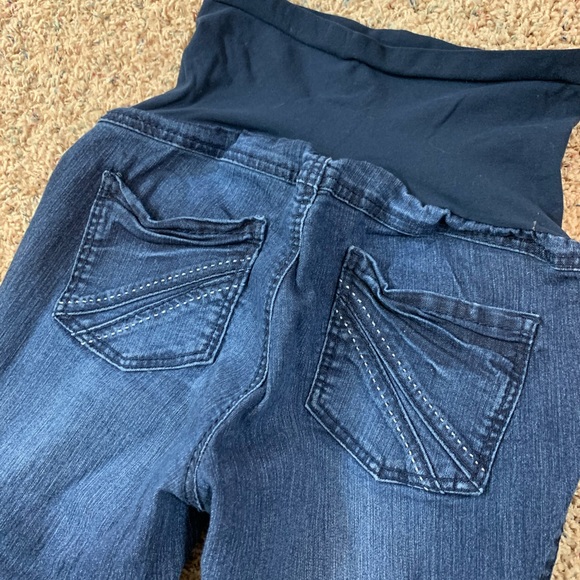 Fade to Blue Maternity Jeans - Picture 8 of 9